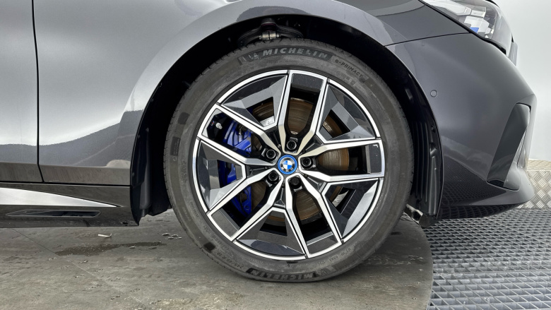 BMW i5 250kW eDrive40 M Sport 84kWh 4dr Auto Tech+/Comf+ Electric Saloon